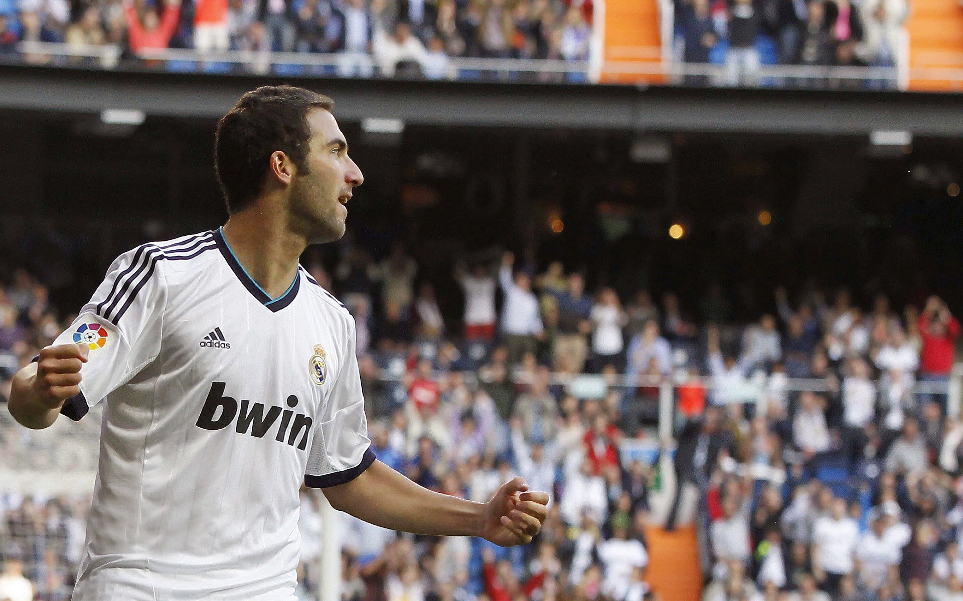 欧冠激战再升温：帕福斯1-0比利亚雷亚卢，卡森头球制胜的精彩瞬间