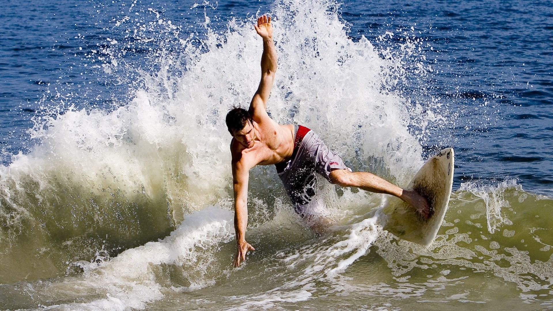 福登在狭小空间的处理能力提升球队穿透力，福登 集锦