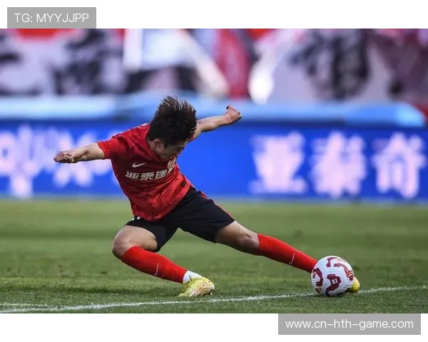 刘诚宇接陶强龙妙传，反越位成功低射入网